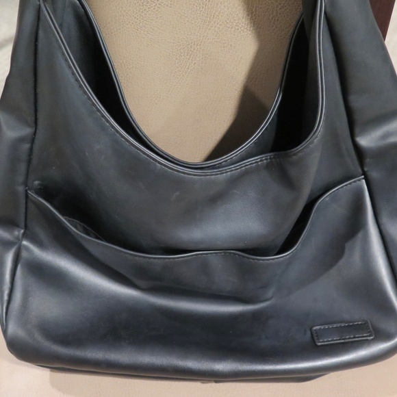 Ooomay Maya Hobo Bag - Picture 3 of 5